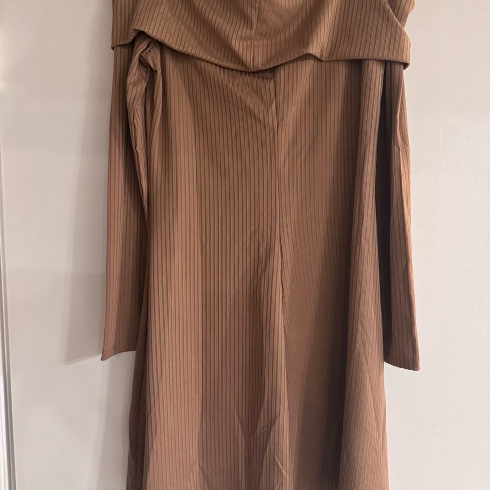Divided Long-Sleeve Off-Shoulder Ribbed Midi Dress in Brown